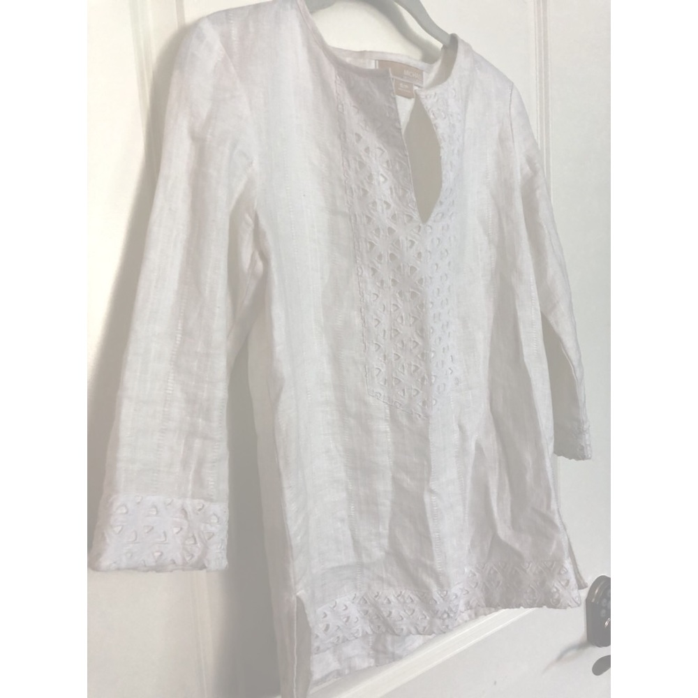 Michael Kors white shirt. Size S.